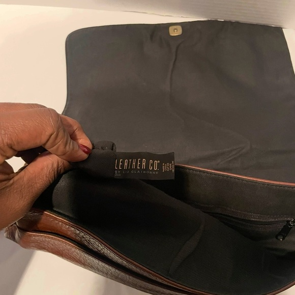 Liz Claiborne Brown Genuine Leather Shoulder/Crossbody Bag with Adjustable Strap - Picture 9 of 15